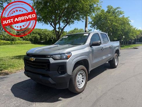 Used 2023 Chevrolet Colorado W/T RWD image 2
