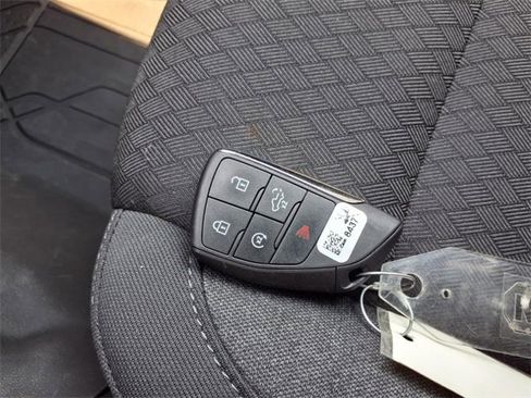 Used 2024 Chevrolet Silverado 1500 Custom image 17