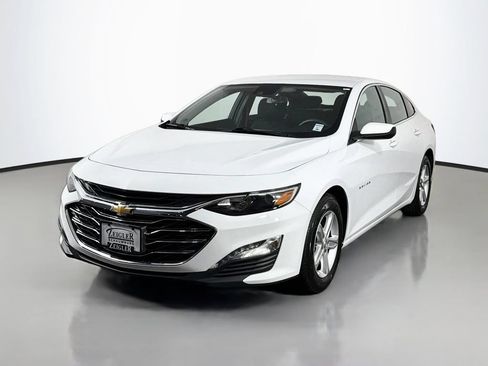 Used 2024 Chevrolet Malibu LT FWD image 3