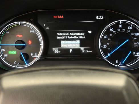 Used 2022 Toyota Venza XLE AWD/4WD image 16