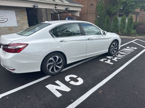 Used 2016 Honda Accord EX image 7