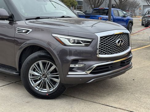 Used 2024 INFINITI QX80 Luxe image 2