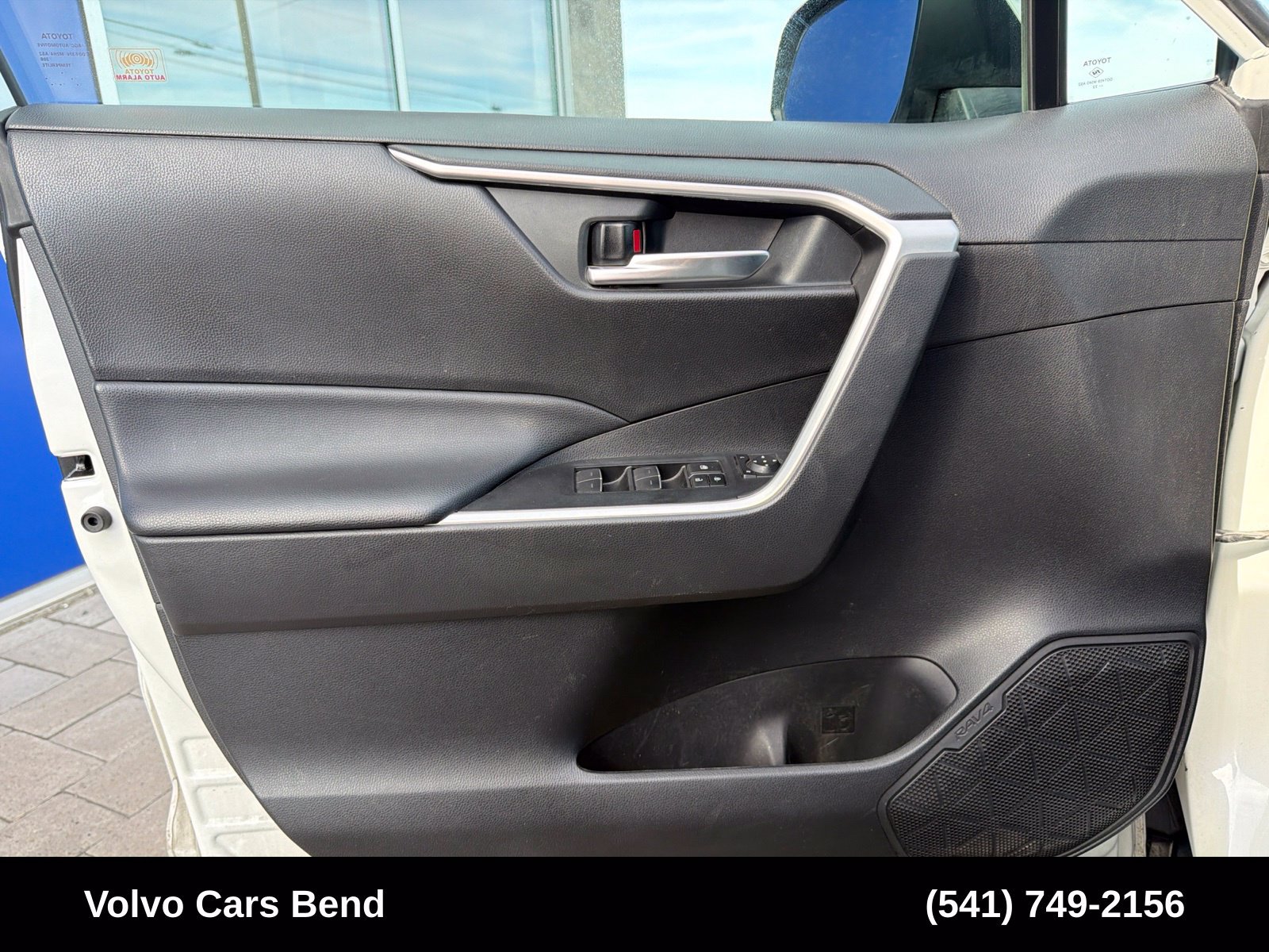 Used 2022 Toyota RAV4 SE w/ Convenience Package AWD/4WD image 18