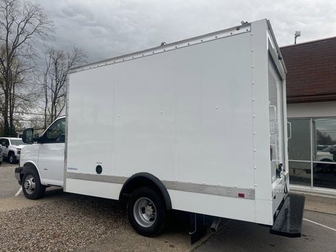 New 2024 Chevrolet Express 3500 w/ Power Convenience Package image 6