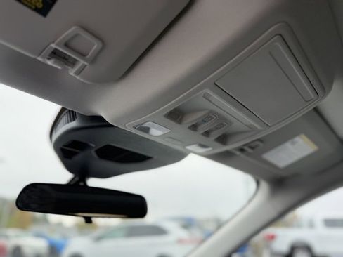 New 2025 Ford Escape SE image 21