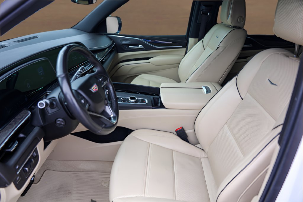 Used 2021 Cadillac Escalade ESV Premium Luxury w/ Performance Package RWD image 9