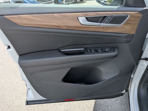New 2026 Volkswagen Atlas SE FWD image 11