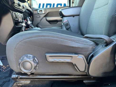 Used 2018 Jeep Wrangler Unlimited Sport S image 30