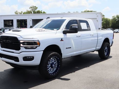 Used 2023 RAM 2500 Laramie w/ Night Edition AWD/4WD image 5