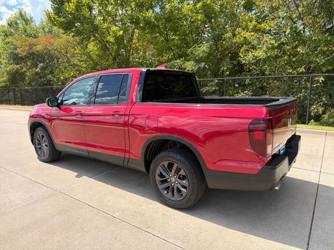 Used 2022 Honda Ridgeline Sport image 3