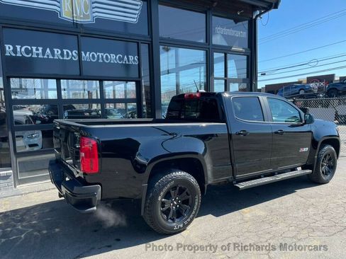 Used 2022 Chevrolet Colorado Z71 w/ Z71 Midnight Edition AWD/4WD image 3