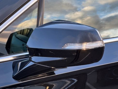 Used 2025 Cadillac XT6 Luxury image 48