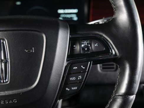 Used 2019 Lincoln Navigator Reserve image 20