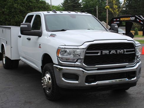 Used 2024 RAM 3500 Tradesman w/ Chrome Appearance Group AWD/4WD image 10