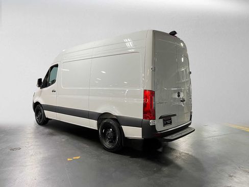 Used 2026 Mercedes-Benz Sprinter 2500 image 5