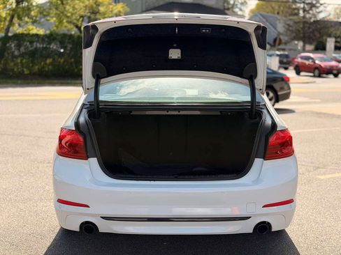 Used 2019 BMW 530i xDrive w/ Convenience Package AWD/4WD image 12