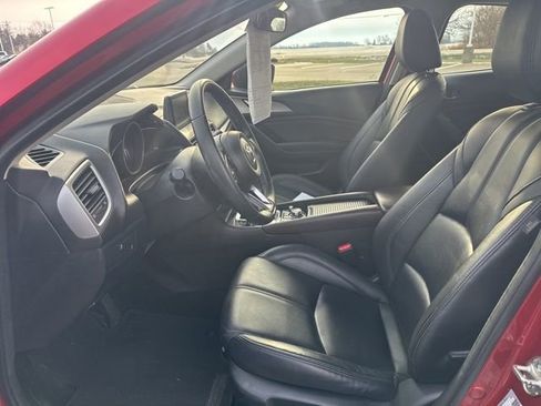 Used 2018 MAZDA MAZDA3 Touring image 15