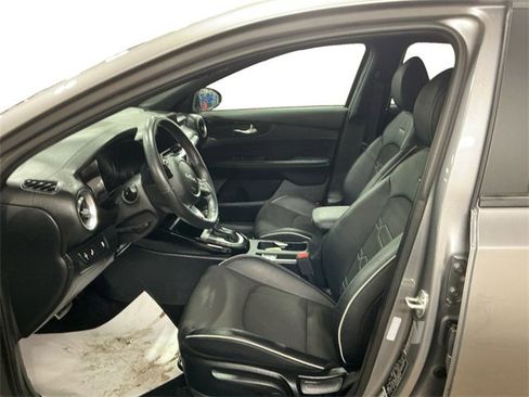 Used 2024 Kia Forte GT-Line w/ GT-Line Premium Package image 9