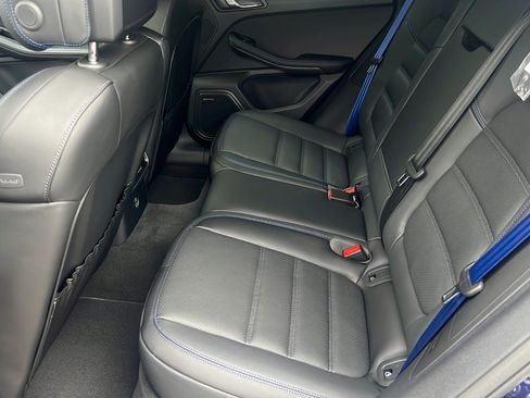 New 2026 Porsche Macan AWD/4WD image 16