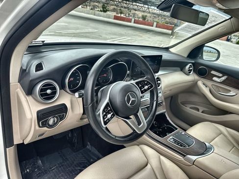 Used 2021 Mercedes-Benz GLC 300 image 2
