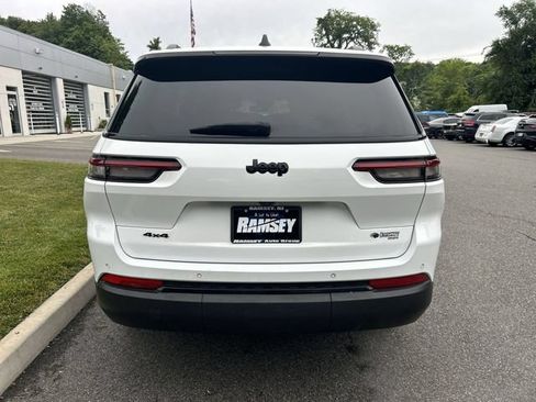 Used 2023 Jeep Grand Cherokee L Laredo AWD/4WD image 7