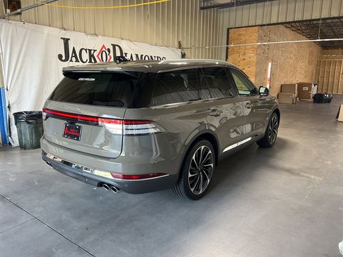 New 2025 Lincoln Aviator Reserve image 6