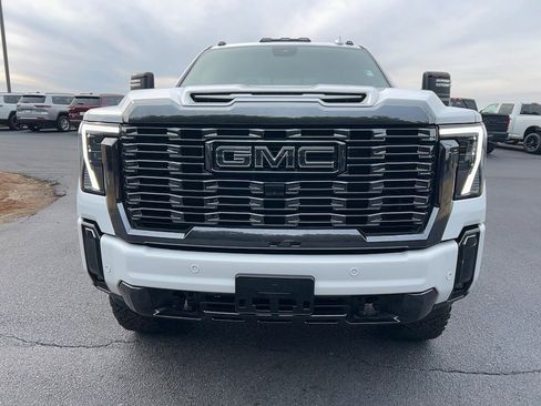 Used 2024 GMC Sierra 3500 Denali Ultimate image 2