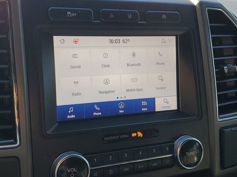 Used 2020 Ford Expedition Max XLT w/ Equipment Group 202A image 25