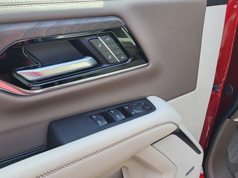 New 2026 GMC Yukon Denali w/ Denali Reserve Package image 12