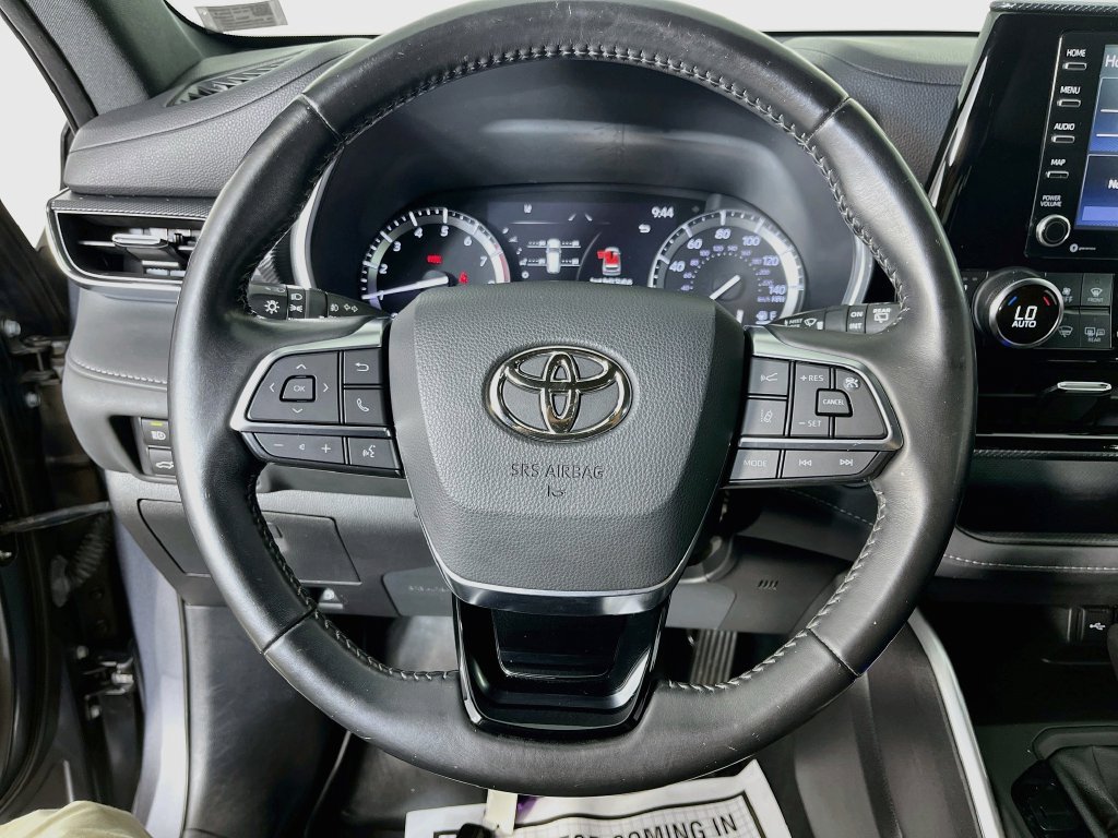 Used 2021 Toyota Highlander XSE AWD/4WD image 13
