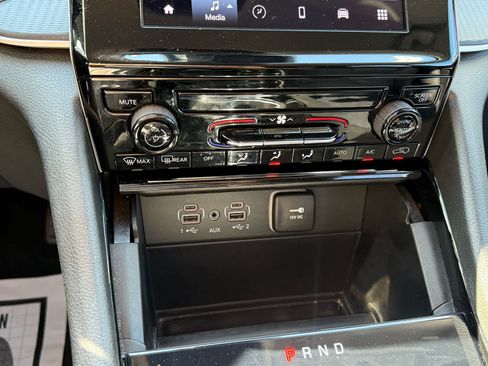Used 2023 Jeep Grand Cherokee Laredo RWD image 19