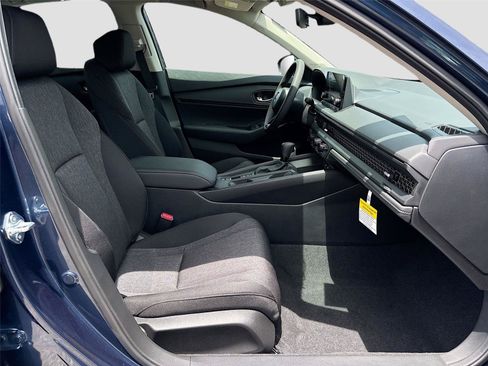 Certified 2025 Honda Accord SE image 32