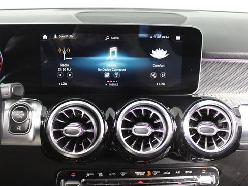 Used 2021 Mercedes-Benz GLB 250 image 15