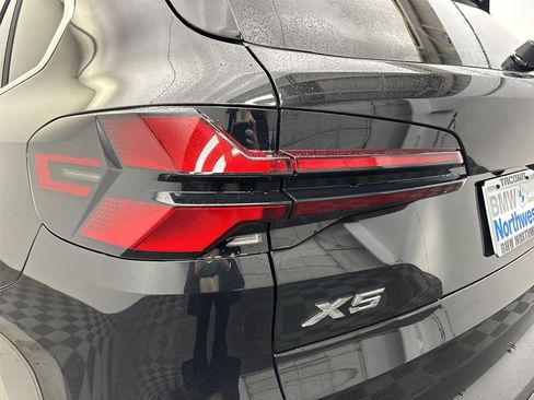 New 2026 BMW X5 xDrive40i w/ Climate Comfort Package image 19