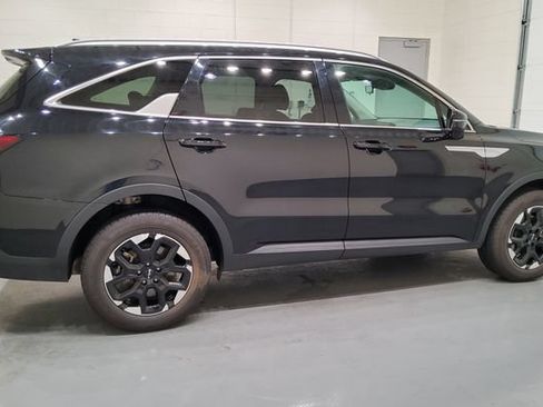 Used 2024 Kia Sorento S AWD/4WD image 10