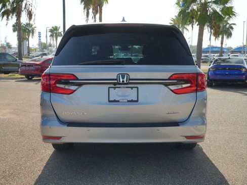 Used 2023 Honda Odyssey Touring image 11