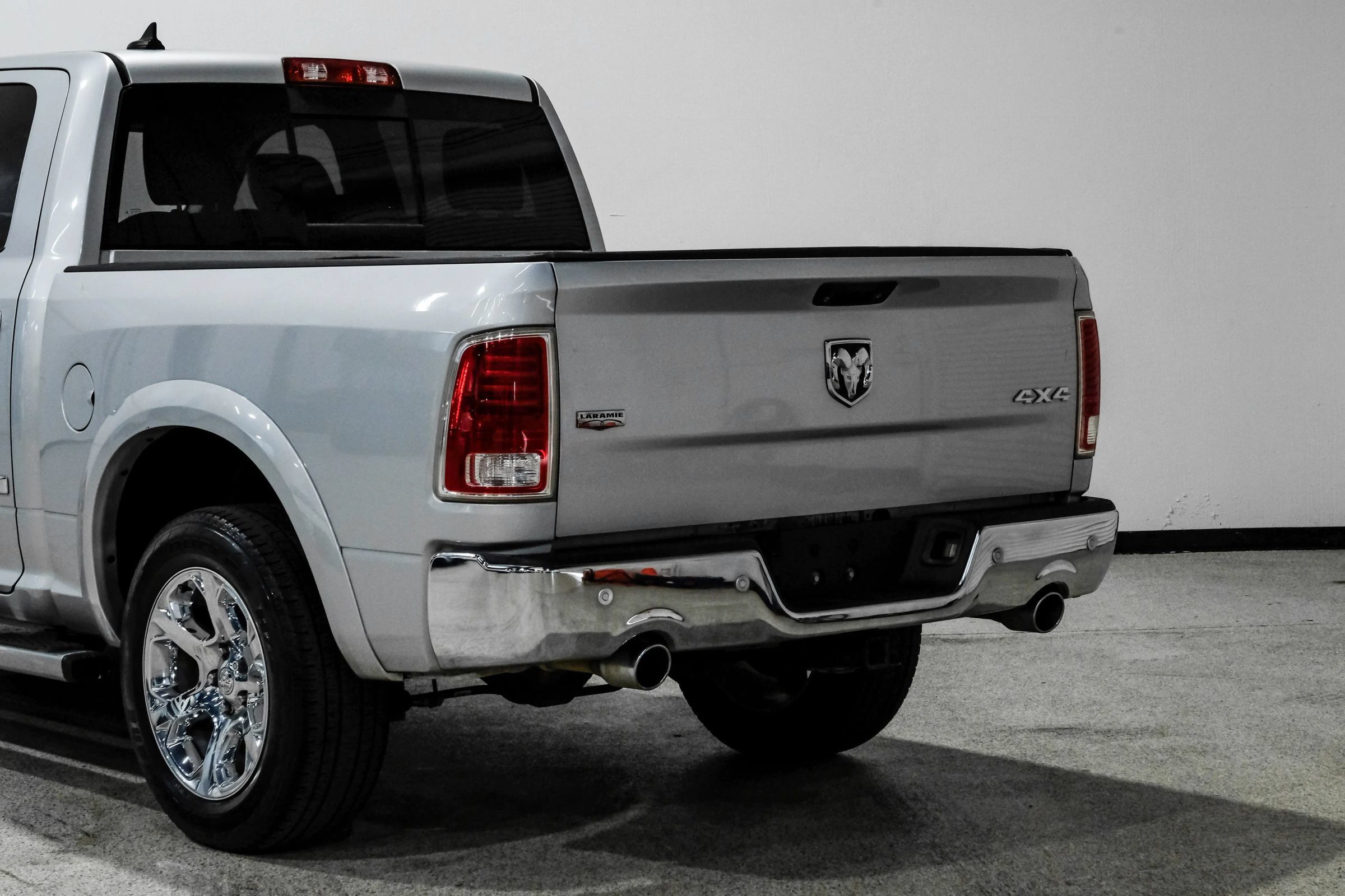 Used 2015 RAM 1500 Laramie w/ Convenience Group AWD/4WD image 15