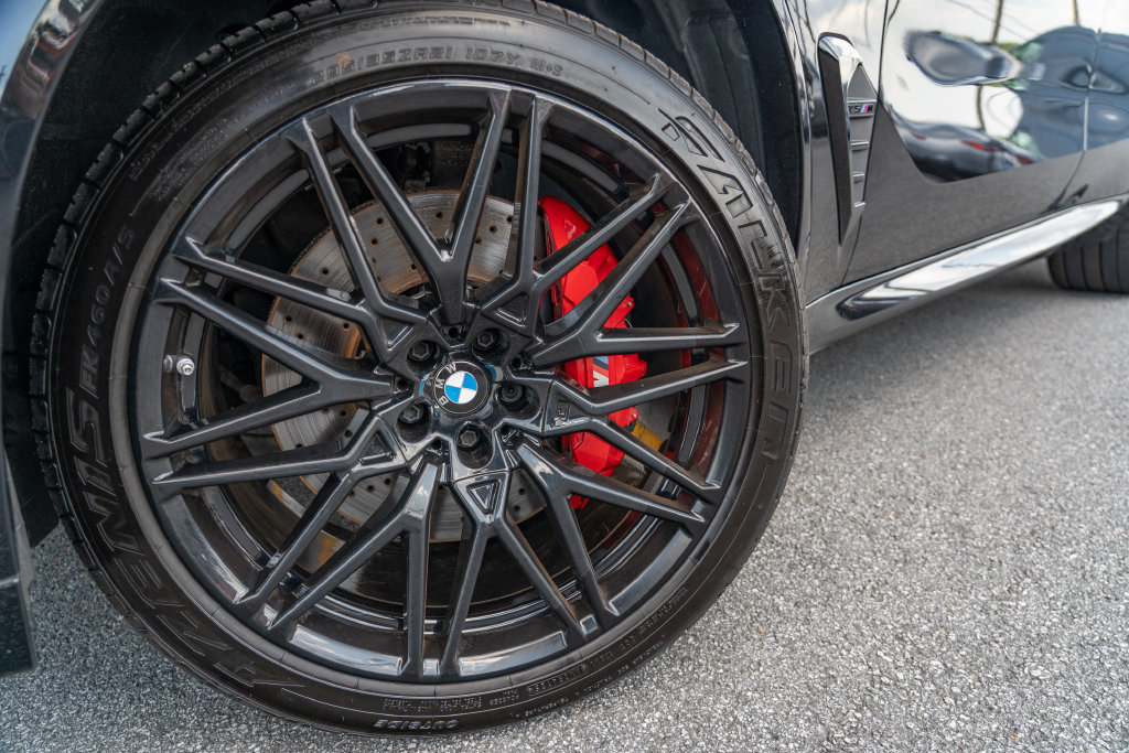 Used 2024 BMW X5 M Competition w/ Executive Package AWD/4WD image 3