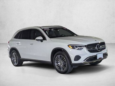Certified 2025 Mercedes-Benz GLC 300 image 6
