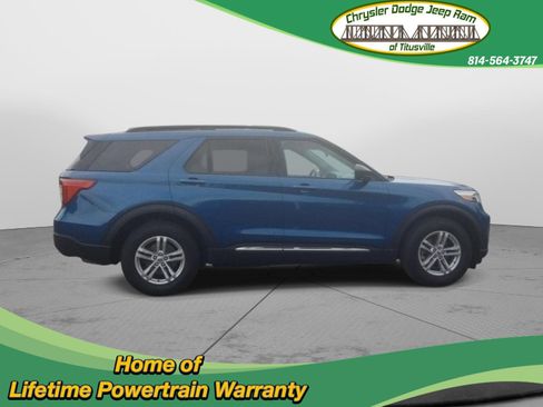 Used 2022 Ford Explorer XLT w/ Equipment Group 202A image 7