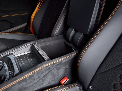 Used 2024 Lamborghini Urus Performante image 59