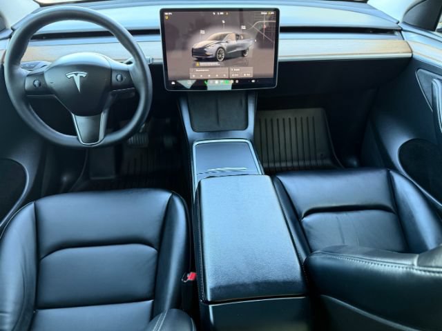 Used 2024 Tesla Model Y Long Range RWD image 11
