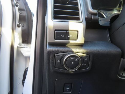 Used 2017 Ford F150 Raptor w/ Equipment Group 802A Luxury image 43