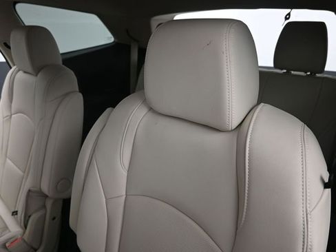 Used 2024 Buick Enclave Essence w/ Technology Package image 24