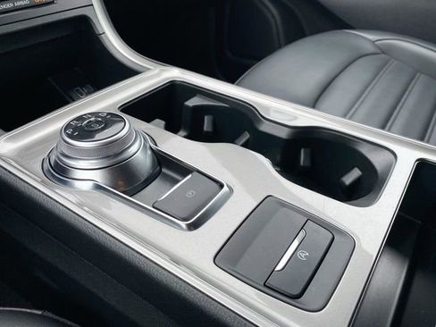 Used 2024 Ford Edge SEL image 16