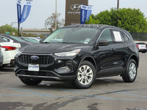 Used 2023 Ford Escape Active image 2