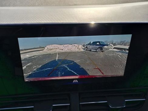 Used 2025 Chevrolet Trax LT w/ LT Convenience Package image 7