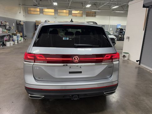 Certified 2026 Volkswagen Atlas SE AWD/4WD image 4