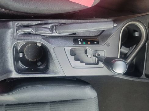 Used 2016 Toyota RAV4 LE FWD image 31