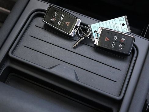 Used 2020 Land Rover Defender 110 First Edition AWD/4WD image 40